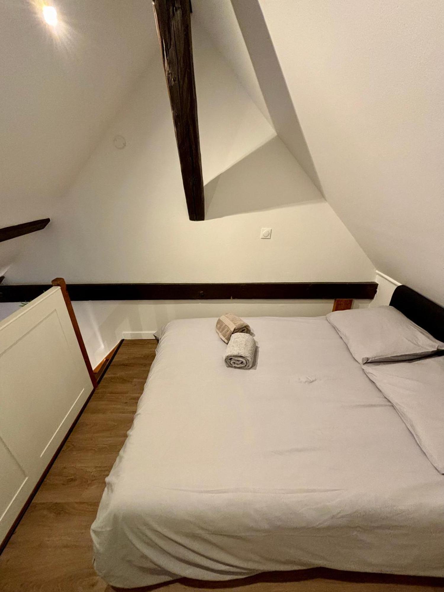 Ferienwohnung Le Petit Jardin, Proche Gare, Hyper Centre Cambrai Exterior foto