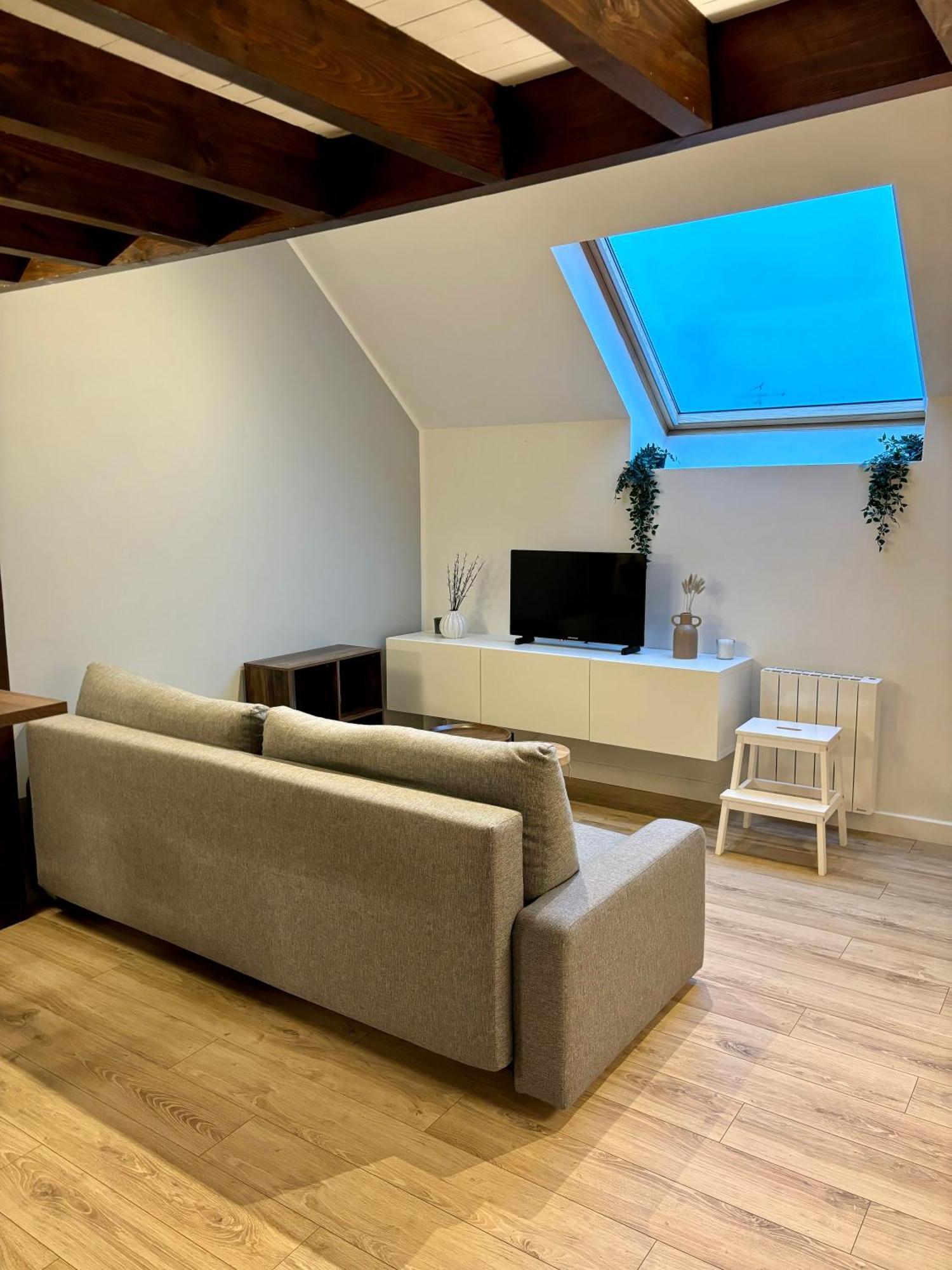 Ferienwohnung Le Petit Jardin, Proche Gare, Hyper Centre Cambrai Exterior foto