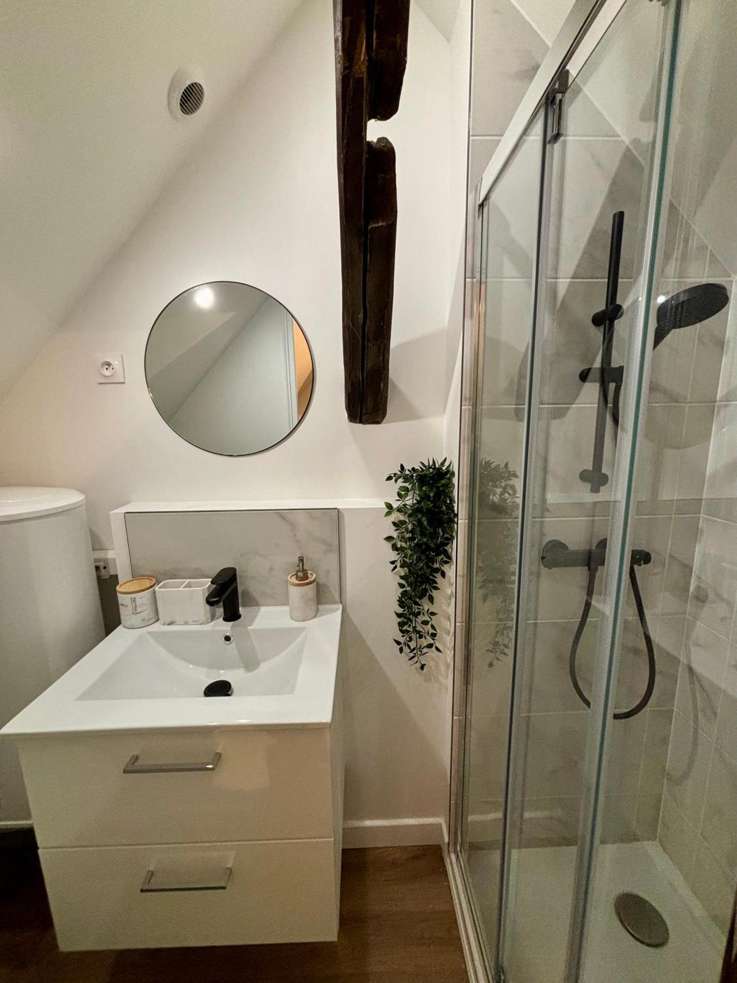 Ferienwohnung Le Petit Jardin, Proche Gare, Hyper Centre Cambrai Exterior foto