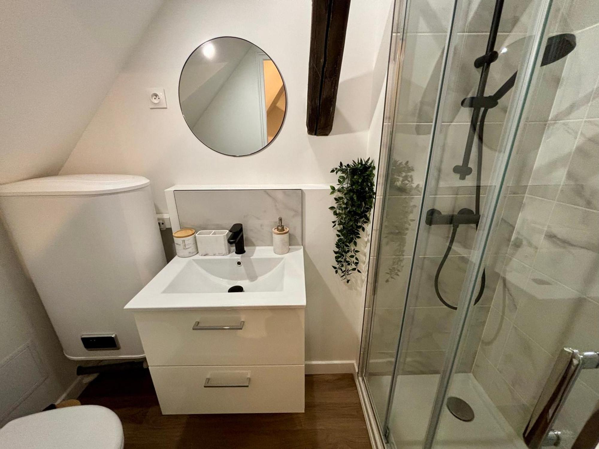 Ferienwohnung Le Petit Jardin, Proche Gare, Hyper Centre Cambrai Exterior foto
